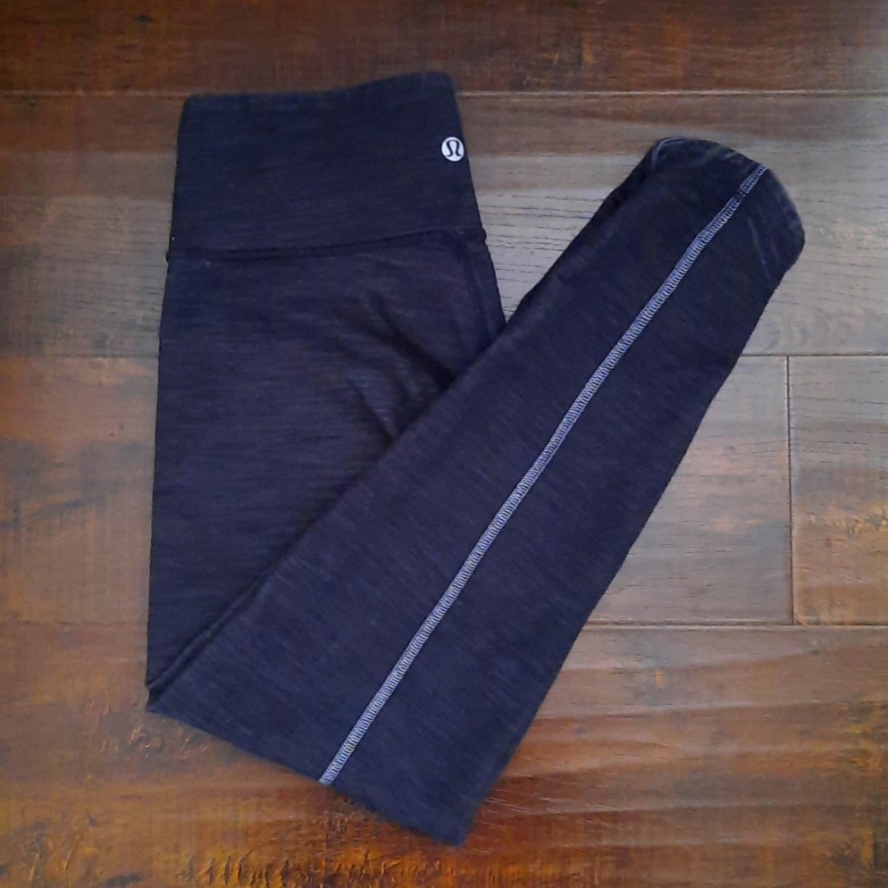 Lululemon cropped leggings 2/4